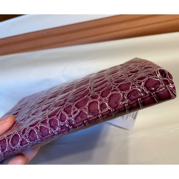 Modella’s 2pc Croc Set - Picture 5 of 16